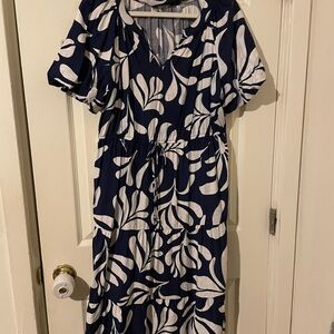 Mlle Gabrielle Navy and White Leaf Print Maxi Dress - Large